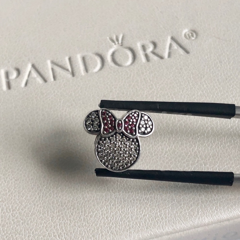 Pandora Minnie Mouse Clip 2017